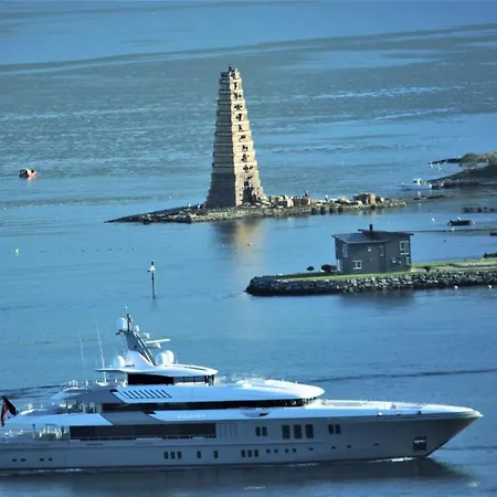Lägenhet With Free Parking Ålesund