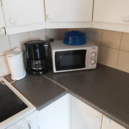 Apartment With Free Parking *