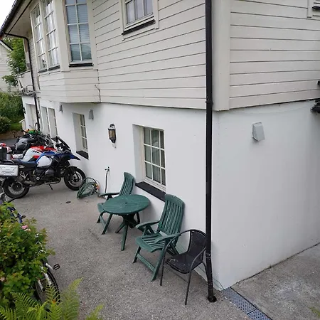 With Free Parking Apartment