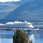 With Free Parking Apartamento Ålesund